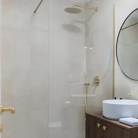 Апартаменты Teatar Rooms And Studio