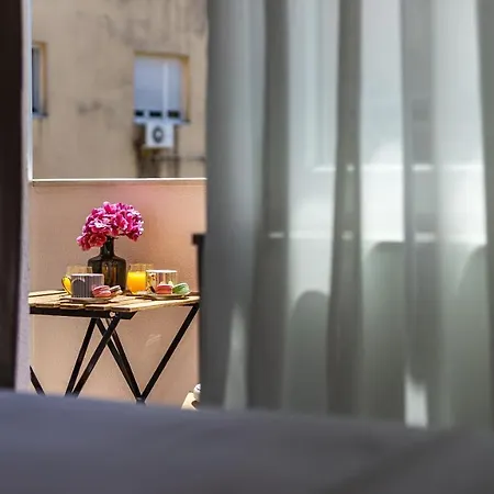Апартаменты Teatar Rooms And Studio *