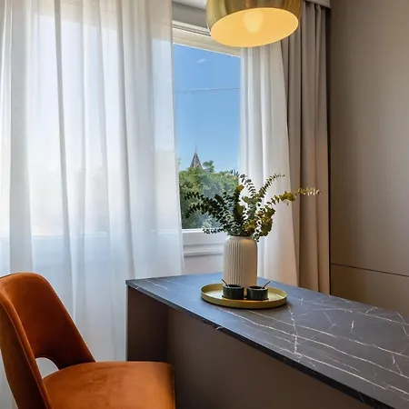Teatar Rooms And Studio Апартаменты