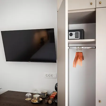 Teatar Rooms And Studio Апартаменты *