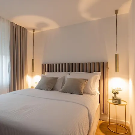 Teatar Rooms And Studio