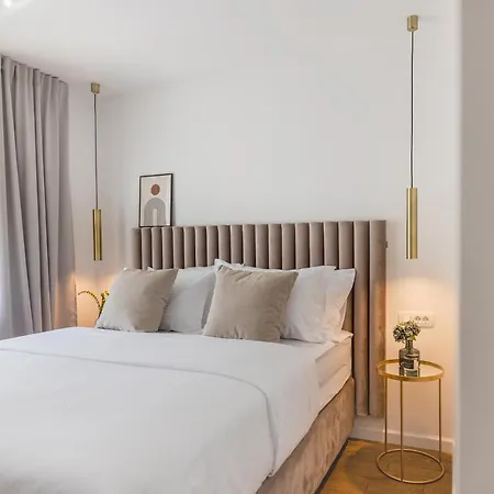 Teatar Rooms And Studio Апартаменты Сплит