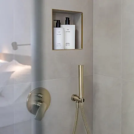 Teatar Rooms And Studio Apartment *