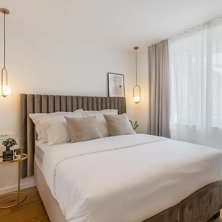 Teatar Rooms And Studio Apartment *