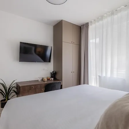 Teatar Rooms And Studio * Split