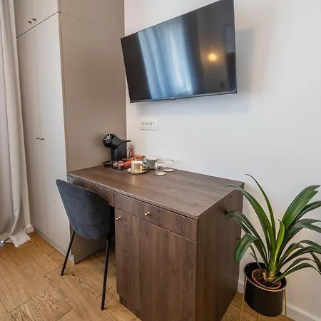 Teatar Rooms And Studio Apartment Split